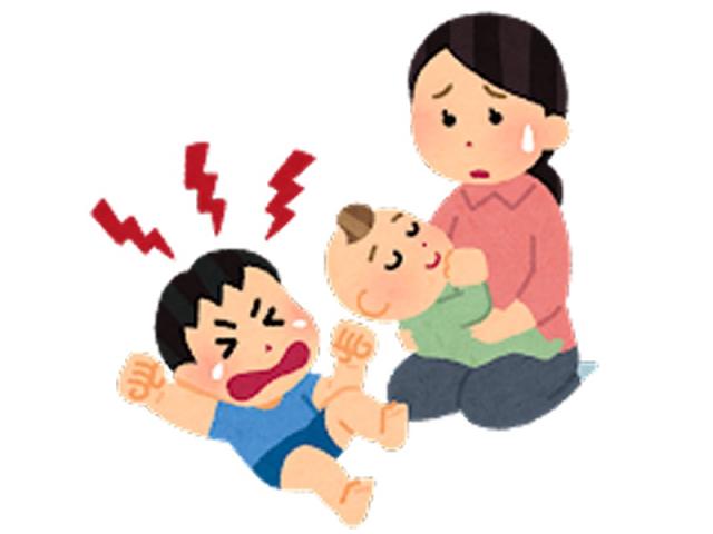 赤ちゃんを抱っこするママの前で泣きながら癇癪をおこすこどものイラスト