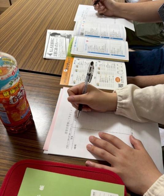 出産後の様子を想像している画像