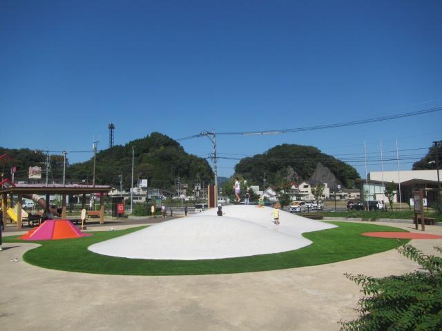 竹の子ひろばのふわふわドーム